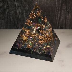 Resin Pyramid with DIAMOND CRYSTALS & GOLD CROWNS 👑Paperweight| Fit For A Queen